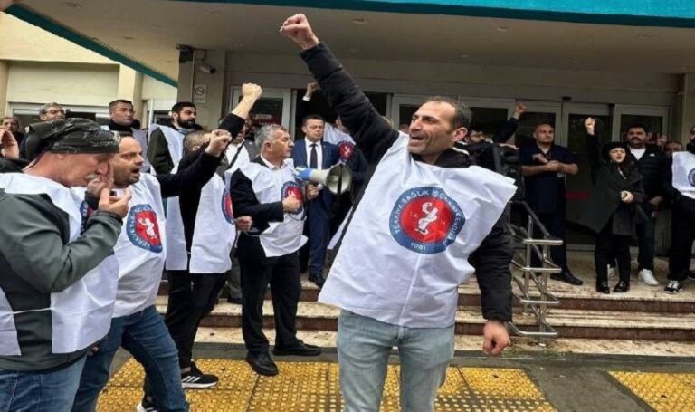 dokuz-eylulde-saglik-iscileri-haklarini-ariyor-j73HaMKc.jpg