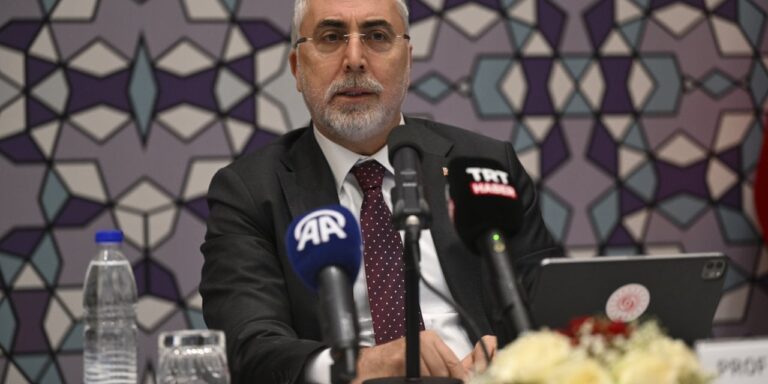 sendikalar-gunluk-en-az-bin-800-tl-istemisti-bakan-isikhandan-toplu-is-sozlesmesi-aciklamasi-SpOcwpWb.jpg