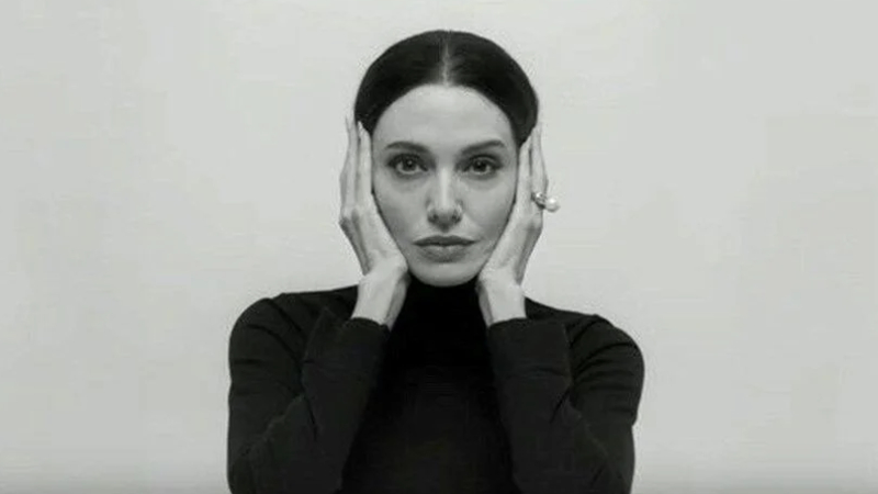 abdli unlu oyuncu angelina jolie ulkemi taniyamiyorum UQseMkri