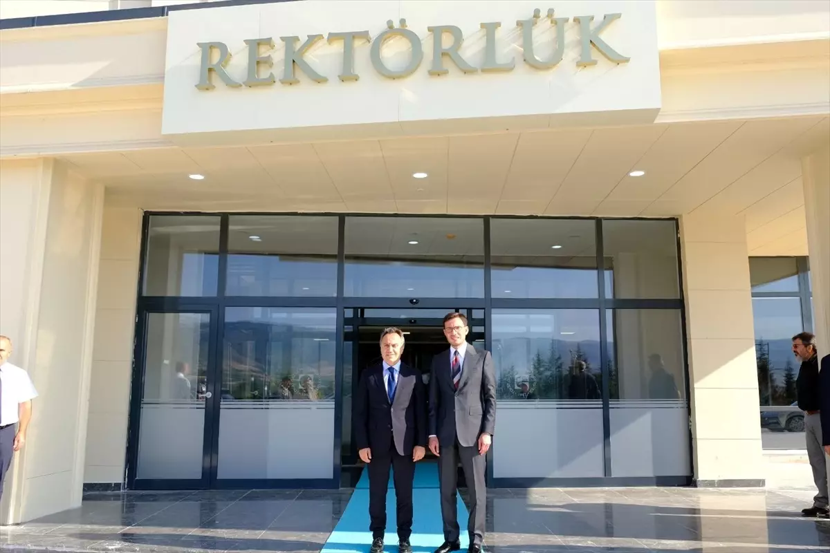 baskan yazicioglu toguyu ziyaret etti 8dYOZQ7i