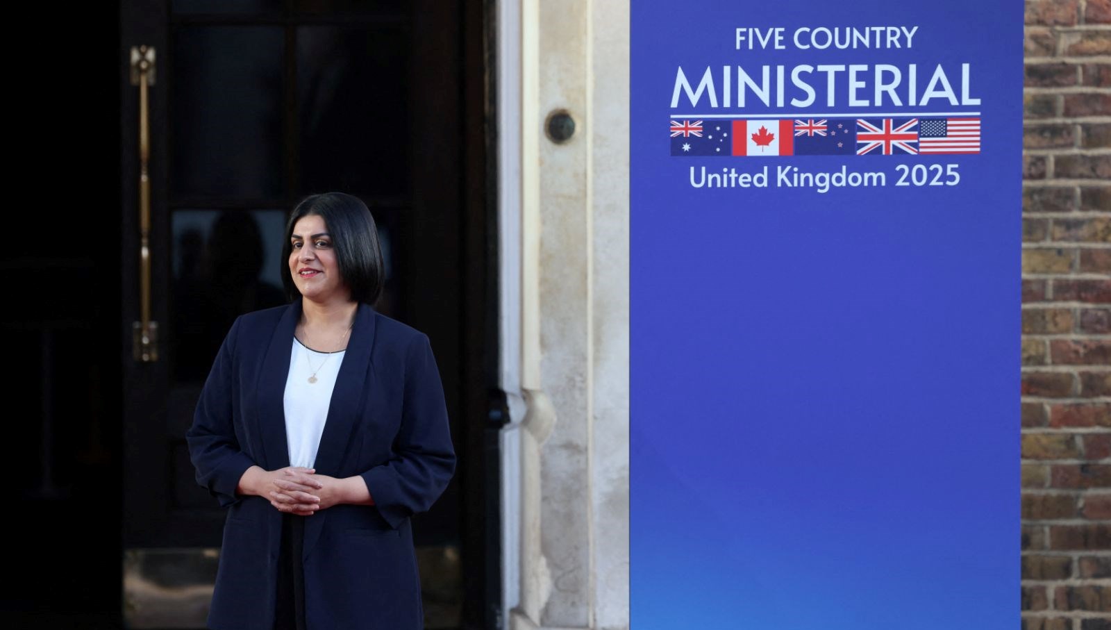 ingiltereden vize uyarisi askiya alabiliriz GktyVYT2