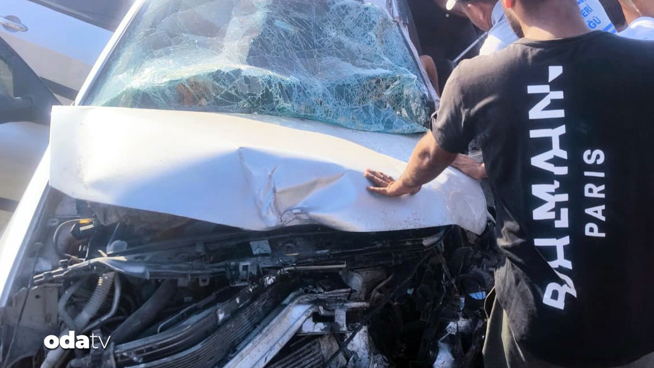 otomobil traktore carpti 1 olu 3 yarali RvESqFdt