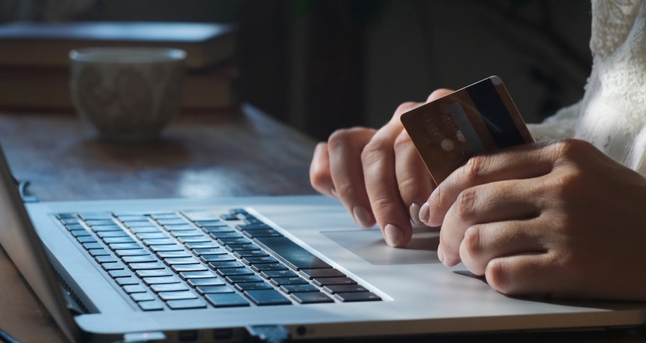 universiteliler sokta bilgisayar fiyatlari kyk bursunun 10 katina cikti FWyU5TU5