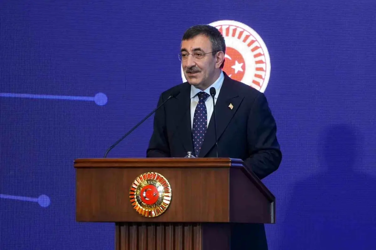 cumhurbaskani yardimcisi cevdet yilmaz duzceye geliyor PlL7XJia.jpg