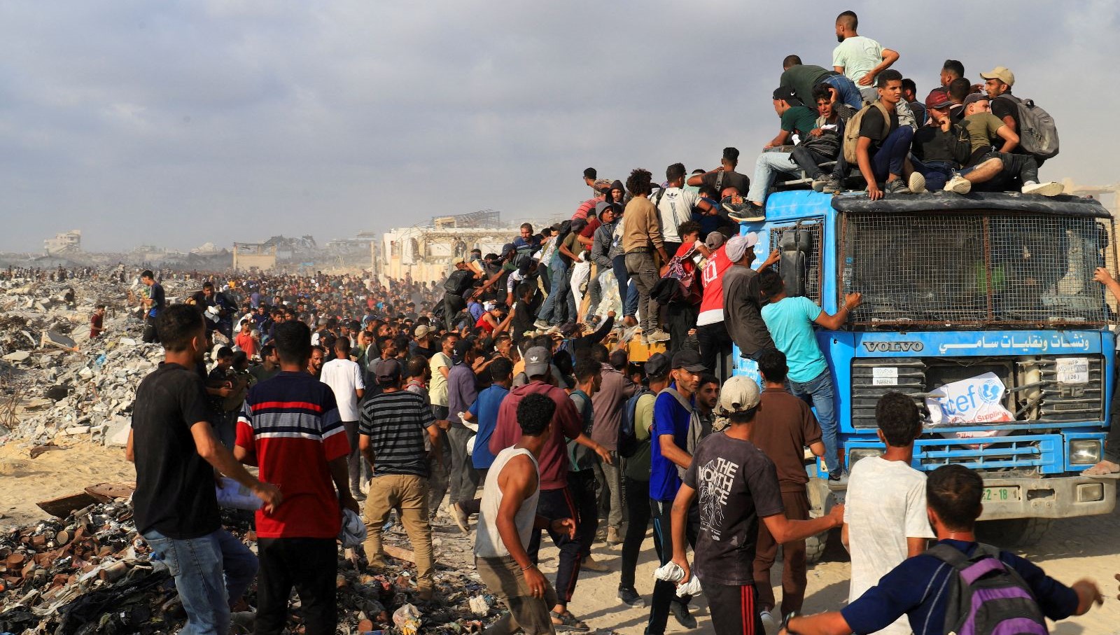 israil yardimlari kisitliyor gazzeye girecek tir sayisi yari yariya azaltildi QrVV3mTp.jpg