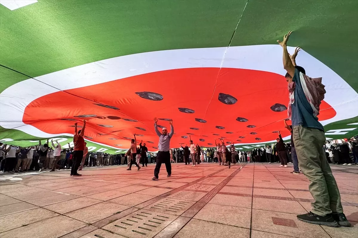 konyada filistine destek yuruyusu yVeUExd8