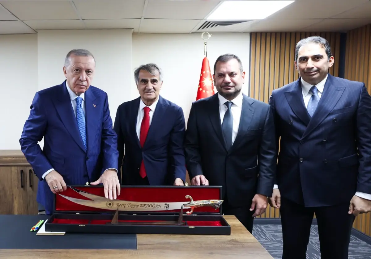 trabzonspor baskani ve efsane isimler cumhurbaskani erdogan ile bulustu 1QL4cAlT.jpg