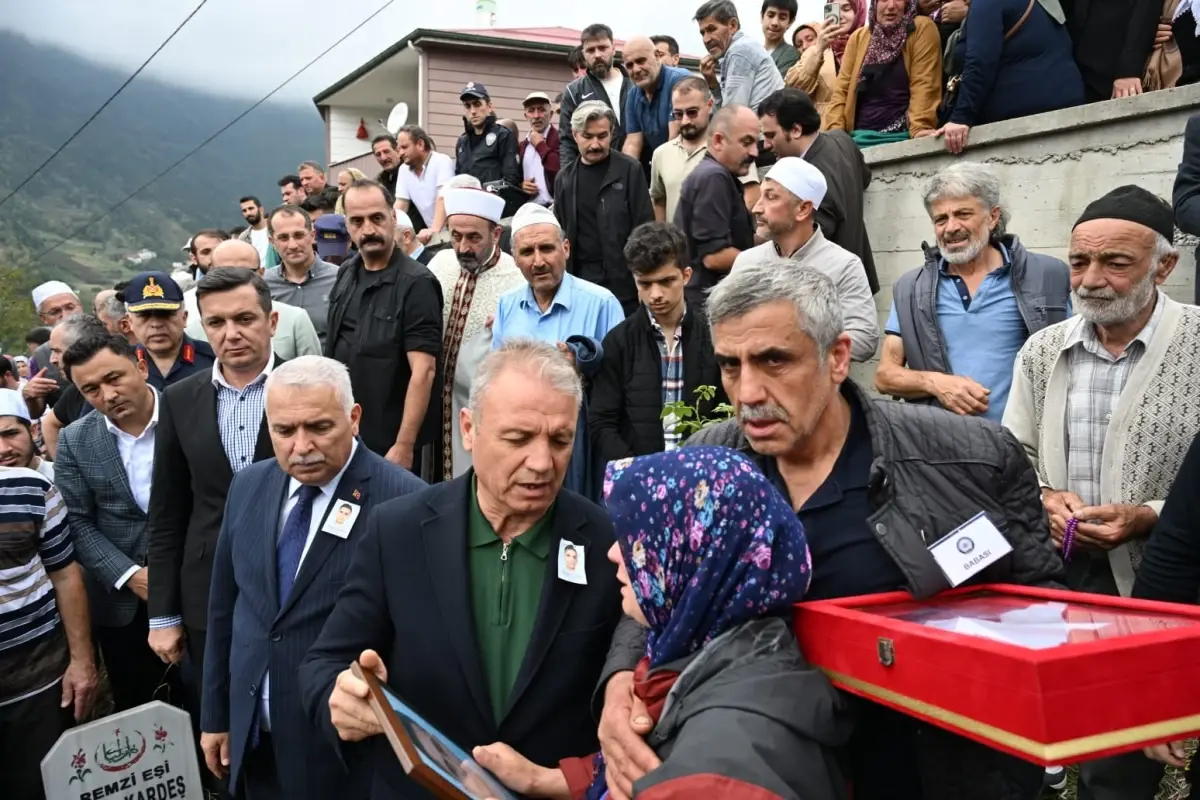 ucurumdan dusen polis memuru ugurlandi Kn4PRruV