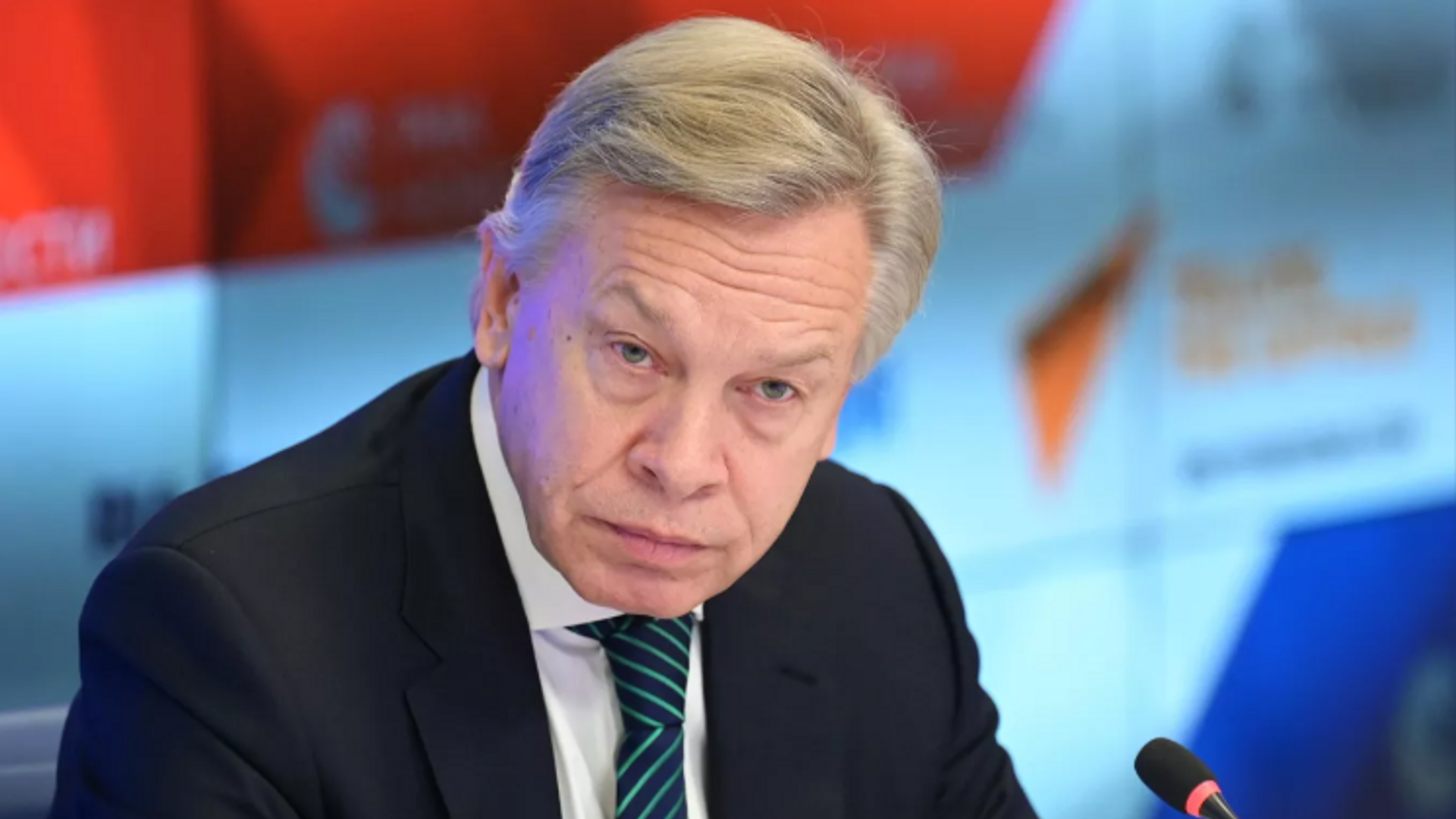 pu kov fransizlar macronun ulkeyi batirdigini dusunuyor e1vqUKD4.png