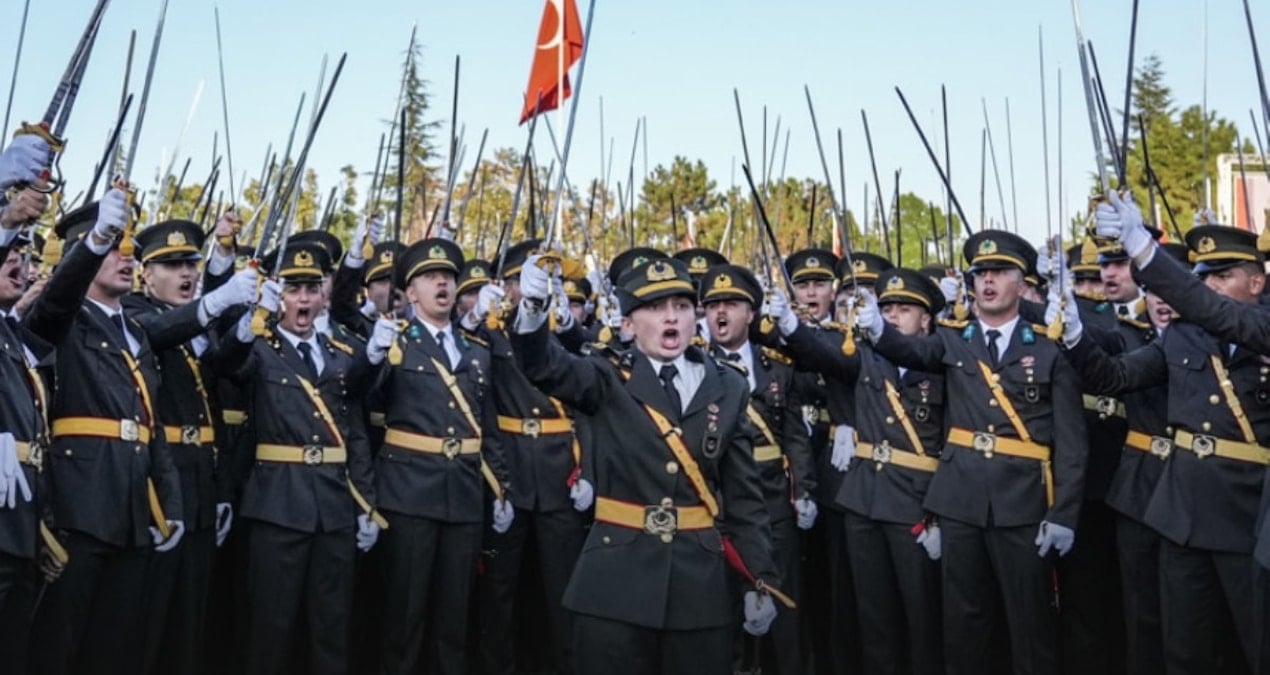 Atatürkçü teğmen bakkallık yapıyor
