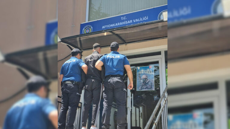 afyonkarahisarda-kavga-mudahalesinde-bicakli-tehdit-p8sgWBam
