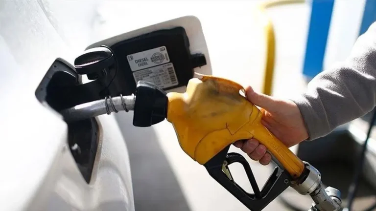 benzine-motorine-zam-mi-geldi-akaryakit-ne-kadar-kac-tl-oldu-7uvuyJXw