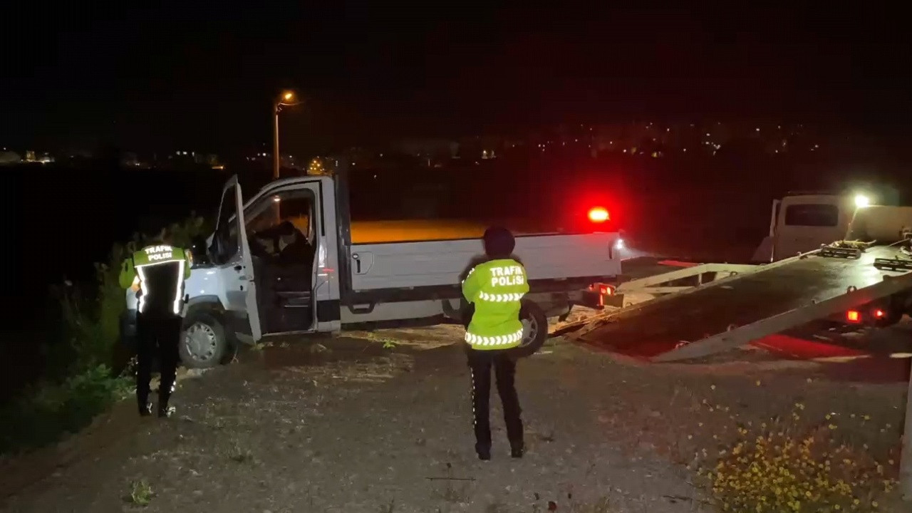 kamyoneti-sarampole-uctu-alkol-testini-reddetti-150-bin-tl-ceza-kesildi-XWIfuGn2