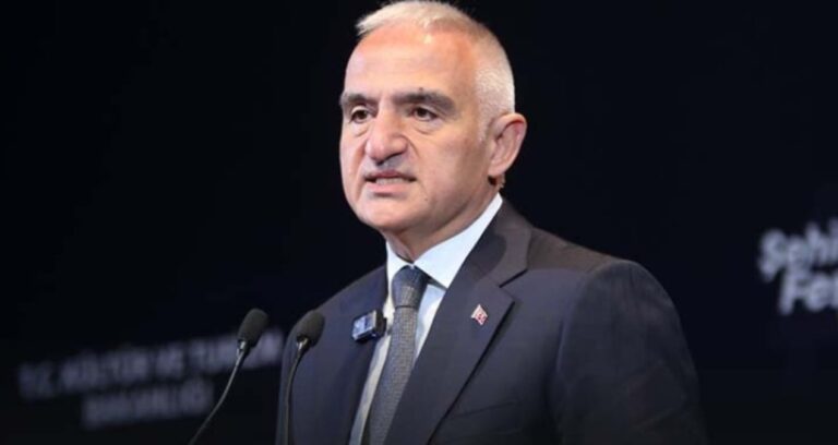 kurban-bayrami-tatili-9-gun-olacak-mi-bakan-ersoy-ilk-kez-yanitladi-5i33O8Rl