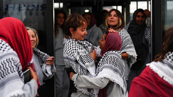 sumud-filosu-aktivistleri-istanbula-getirildi-israile-insanligimizi-gosterdik-85BcJrRl