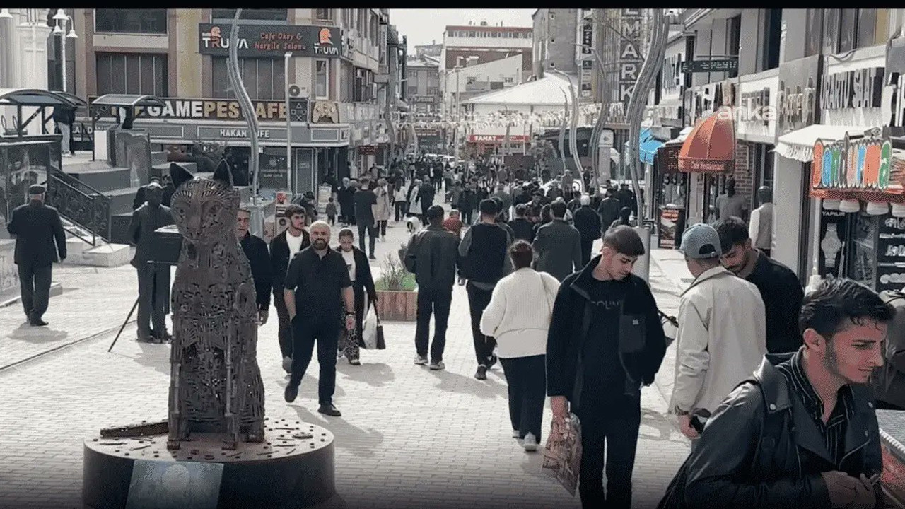 van-turizminde-savas-darbesi-oteller-bos-kaldi-acenteler-kapandi-YJ9DhveJ