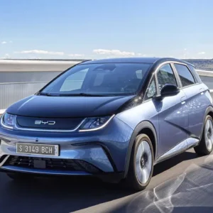 Avrupa’da pazarın yeni hâkimi elektrikli araçlar: Tesla ve Çinli markalardan rekor büyüme